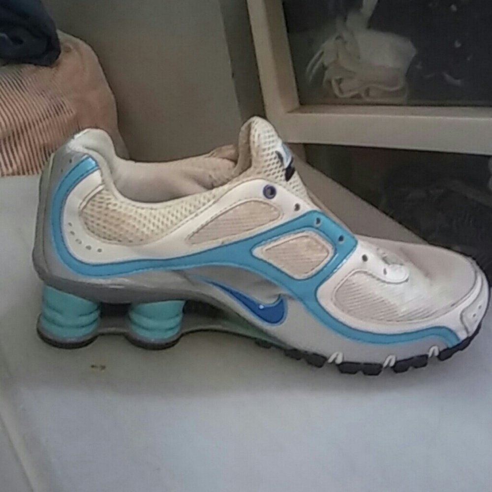 Women's Nike Shox